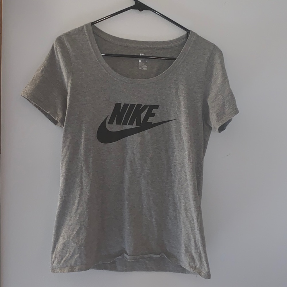 Perfect Condition athletic cut nike top!